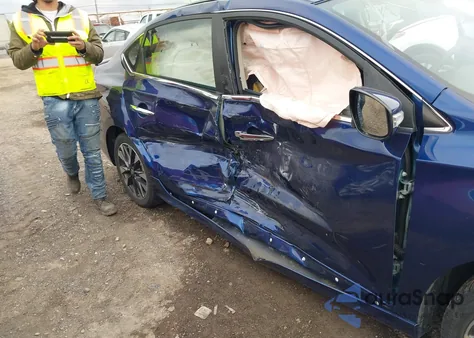 2016 Nissan Sentra Sr z USA, uszkodzony, nr VIN 3N1AB7AP4GY253117